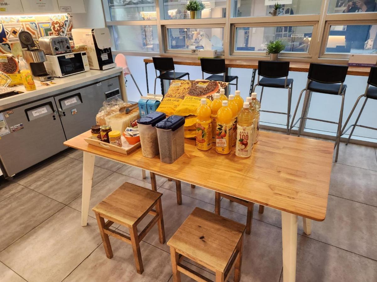 Oyo Hostel Myeongdong 1 Сеул Екстериор снимка