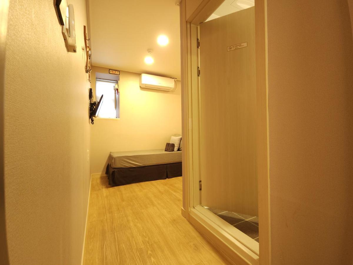 Oyo Hostel Myeongdong 1 Сеул Екстериор снимка