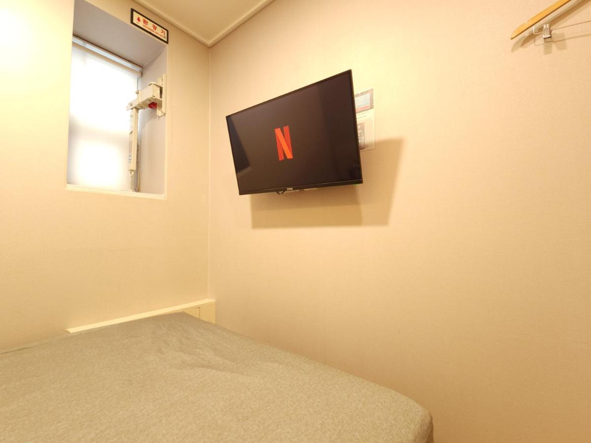Oyo Hostel Myeongdong 1 Сеул Екстериор снимка