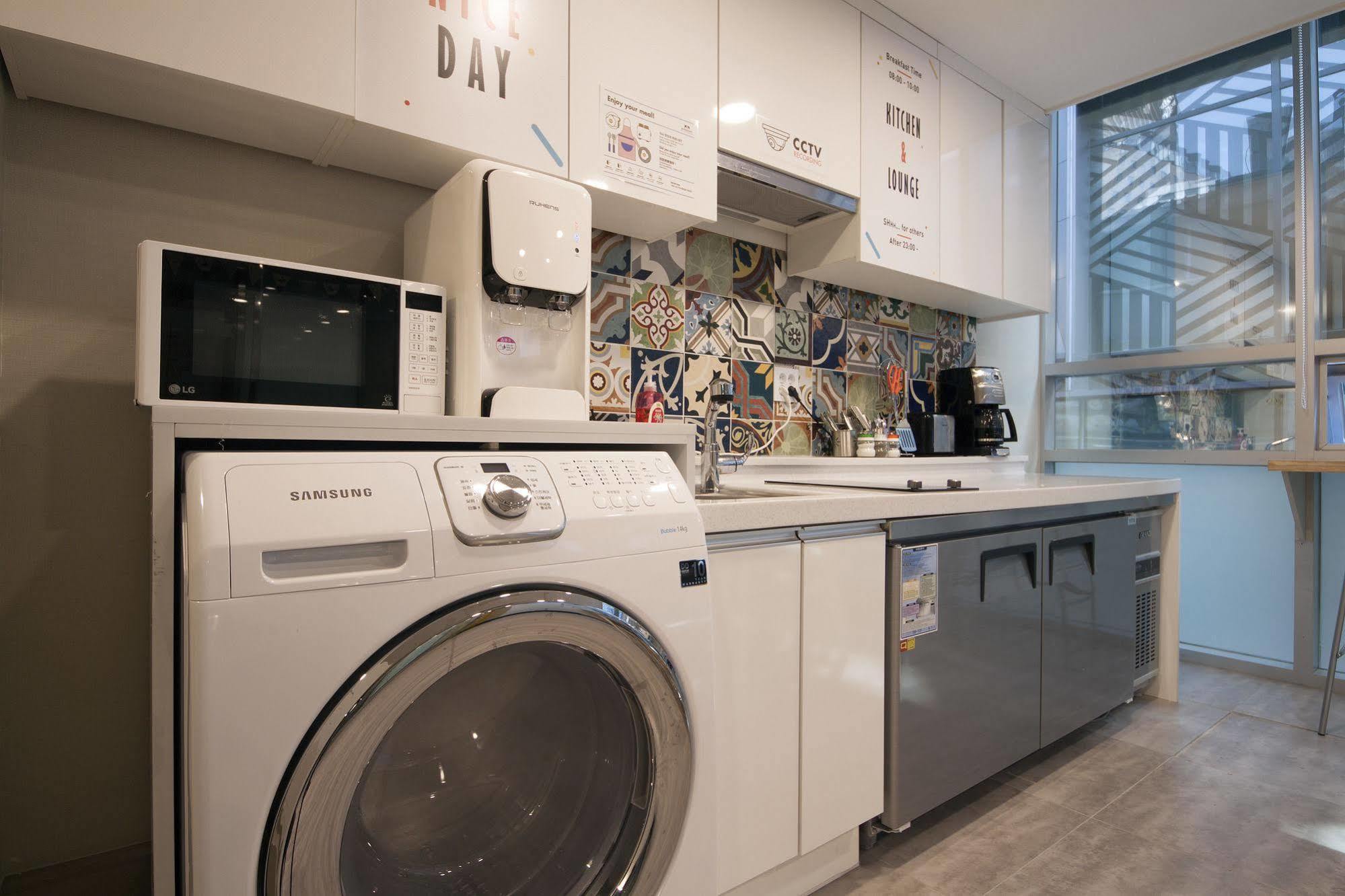 Oyo Hostel Myeongdong 1 Сеул Екстериор снимка
