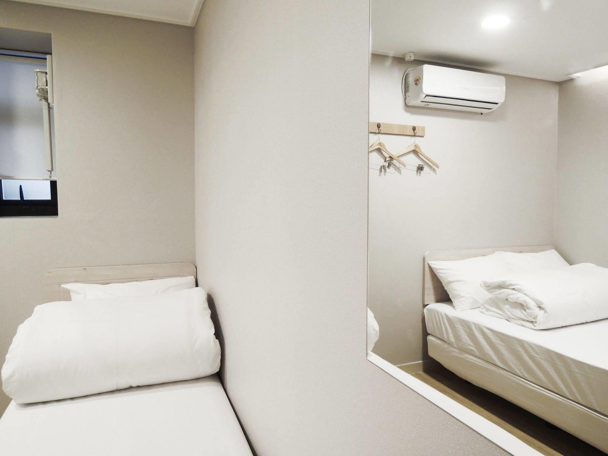 Oyo Hostel Myeongdong 1 Сеул Екстериор снимка