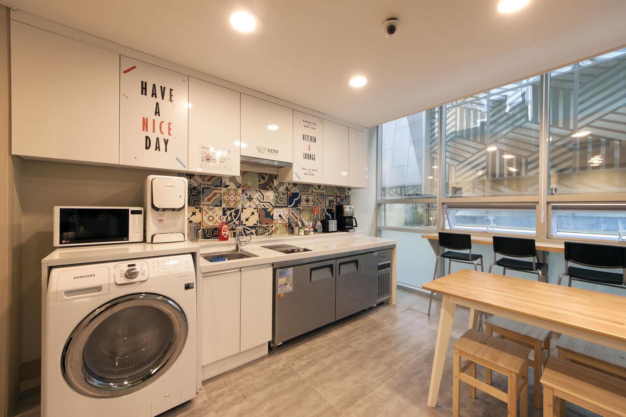 Oyo Hostel Myeongdong 1 Сеул Екстериор снимка