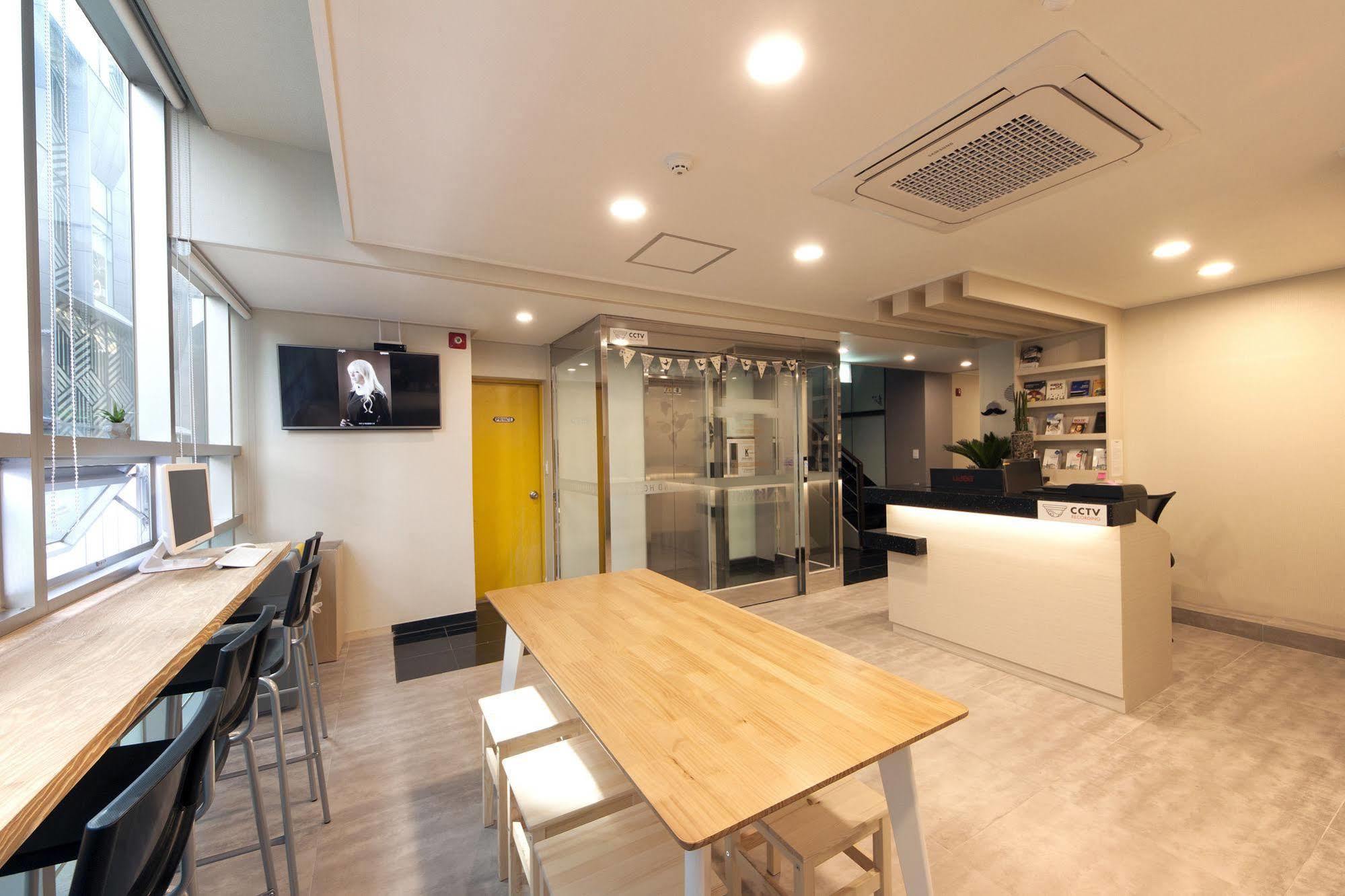 Oyo Hostel Myeongdong 1 Сеул Екстериор снимка