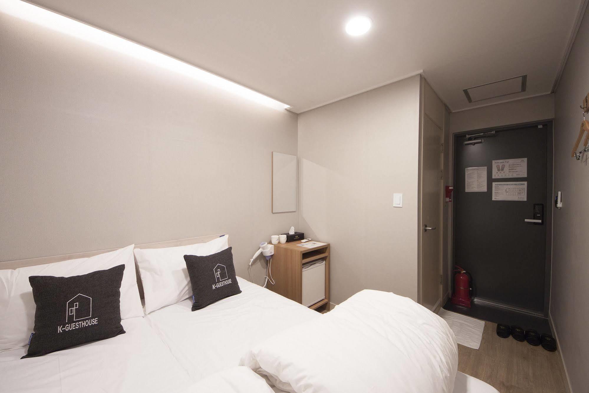 Oyo Hostel Myeongdong 1 Сеул Екстериор снимка